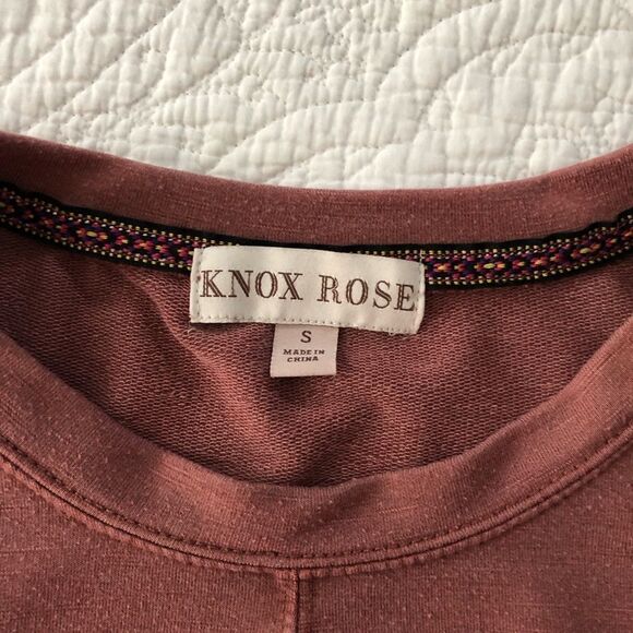 ę Knox Rose Sweater - Picture 3 of 3